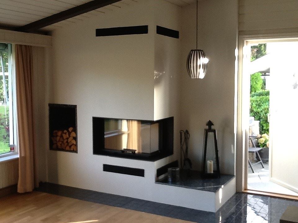 Chimenea de leña HEAT E2 G 81/40 - Esquinero (Puerta guillotina, cristal dividido) Interior blanco