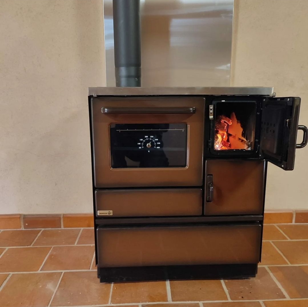 Cocina de leña K118 marrón horno derecha, encimera cerámica