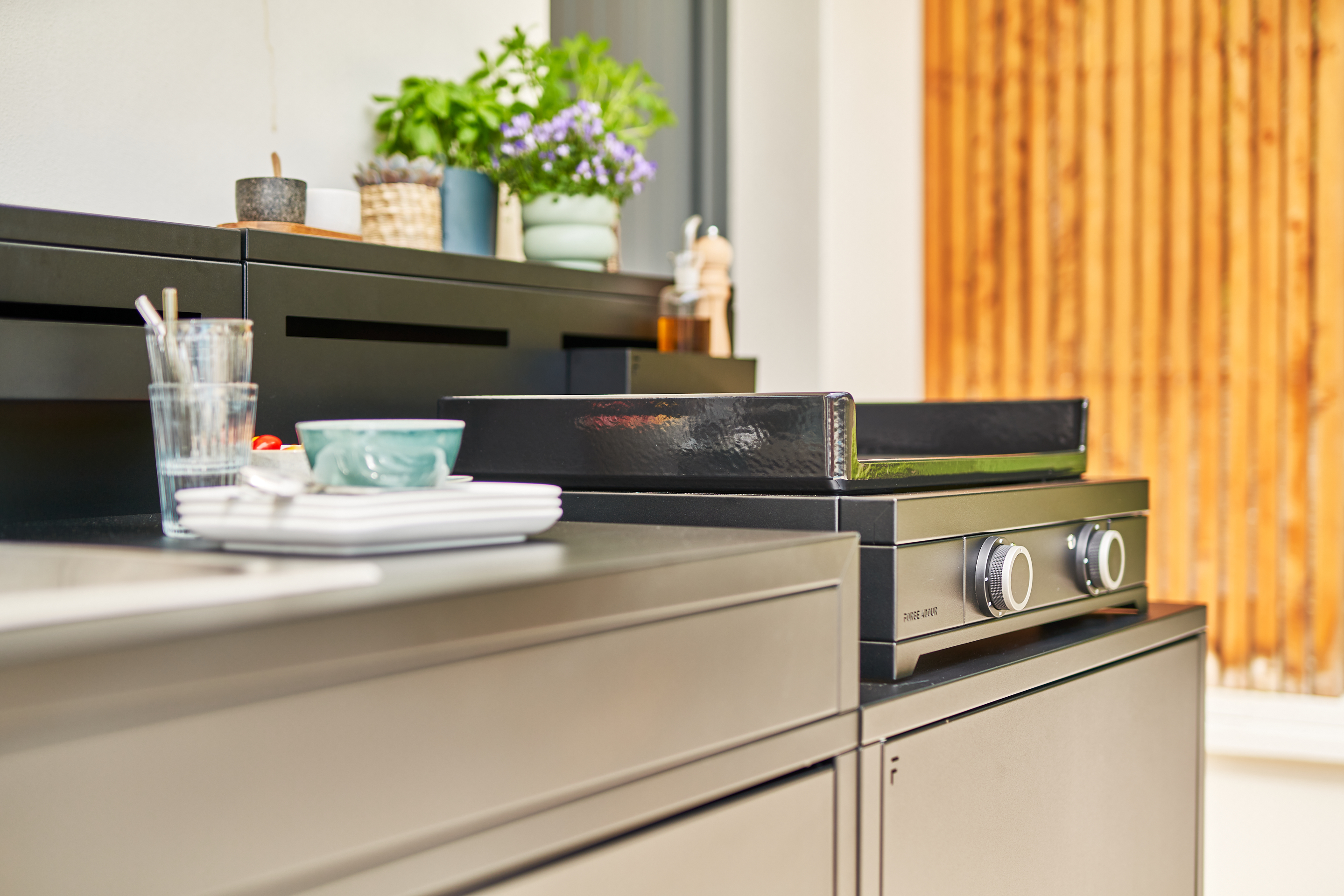 Plancha eléctrica MODERN 60 ACERO NEGRO 6