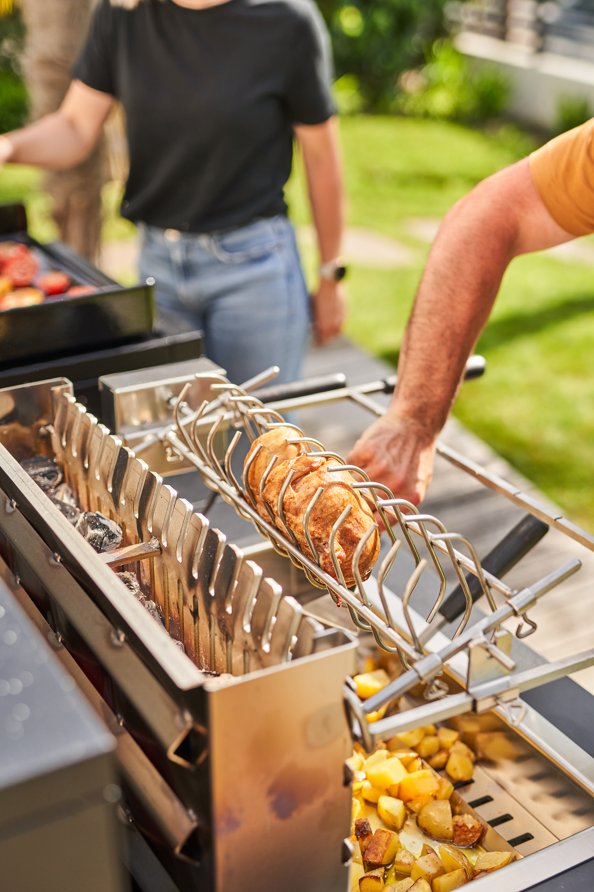 PARRILLA DE ACERO INOX 918.66 EMPOTRADA O INDEPENDIENTE 66CM CON ASADOR ELÉCTRICO 1