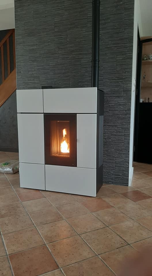 Estufa de pellet STREAM Comfort Air 12kW UP M1+ 8