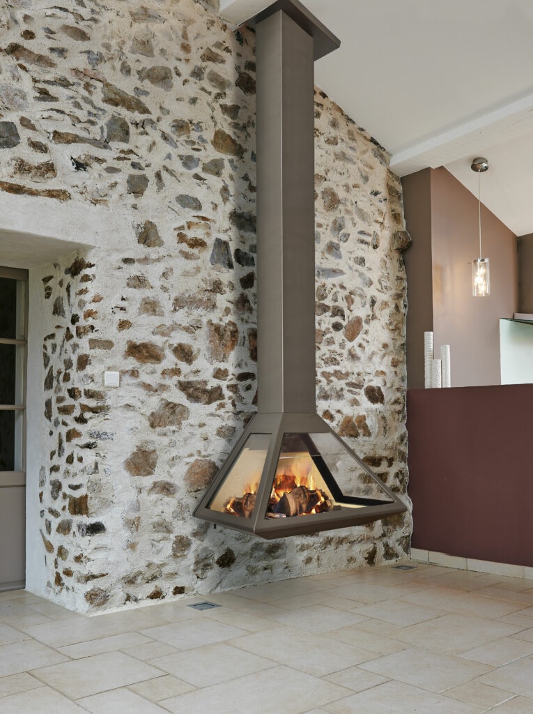 Chimenea colgante de leña ALTEA abierta