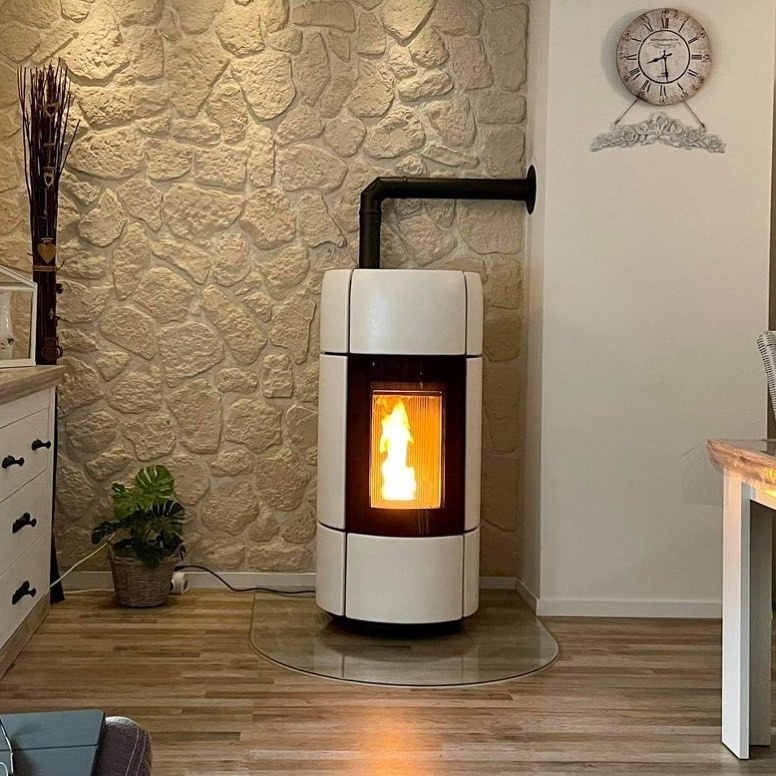 Estufa de pellet CURVE Comfort Air 8kW M2 1