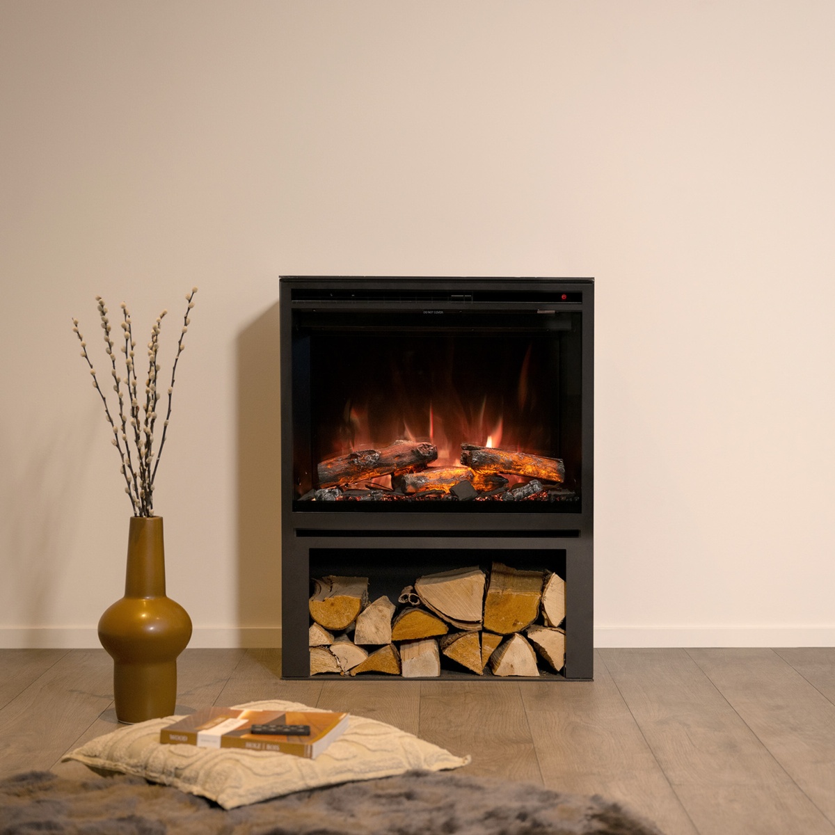Estufa eléctrica REDSTONE 610 con leñero 1