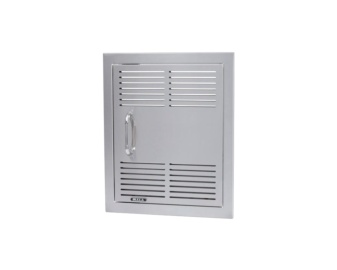 Puerta vertical ventilada con relieve