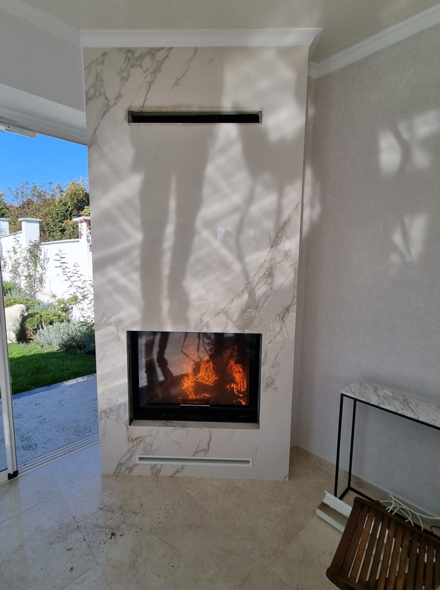 Chimenea de leña HEAT FG 85/63- Frontal (Puerta guillotina) Interior refractario negro